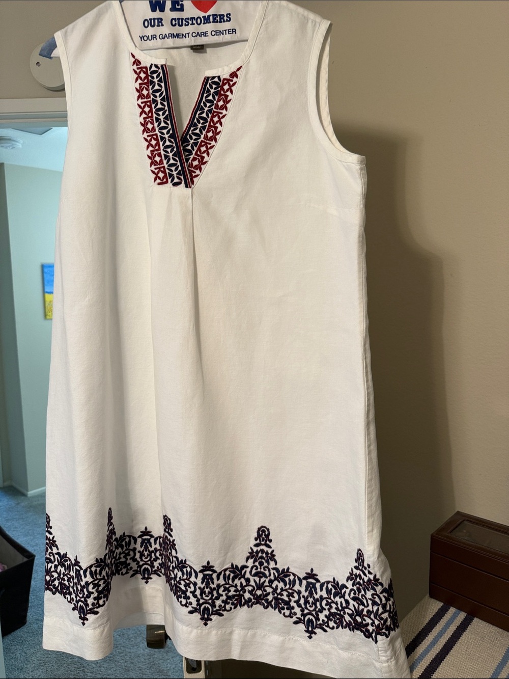 Tommy Bahama White Tunic Style Dress with Embroidered V-Panel and hem detail